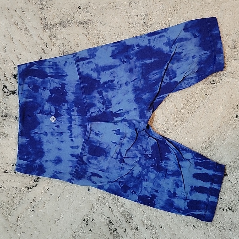 Lululemon Align Biker Shorts Blue Tie Dye - Picture 2 of 8